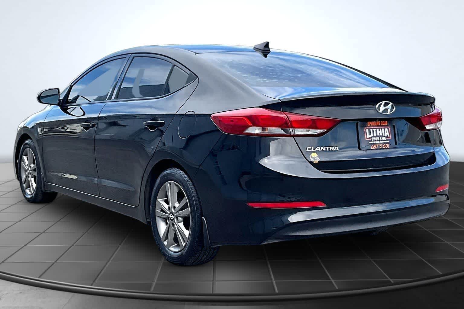 Thumbnail: 2017 Hyundai Elantra - 4