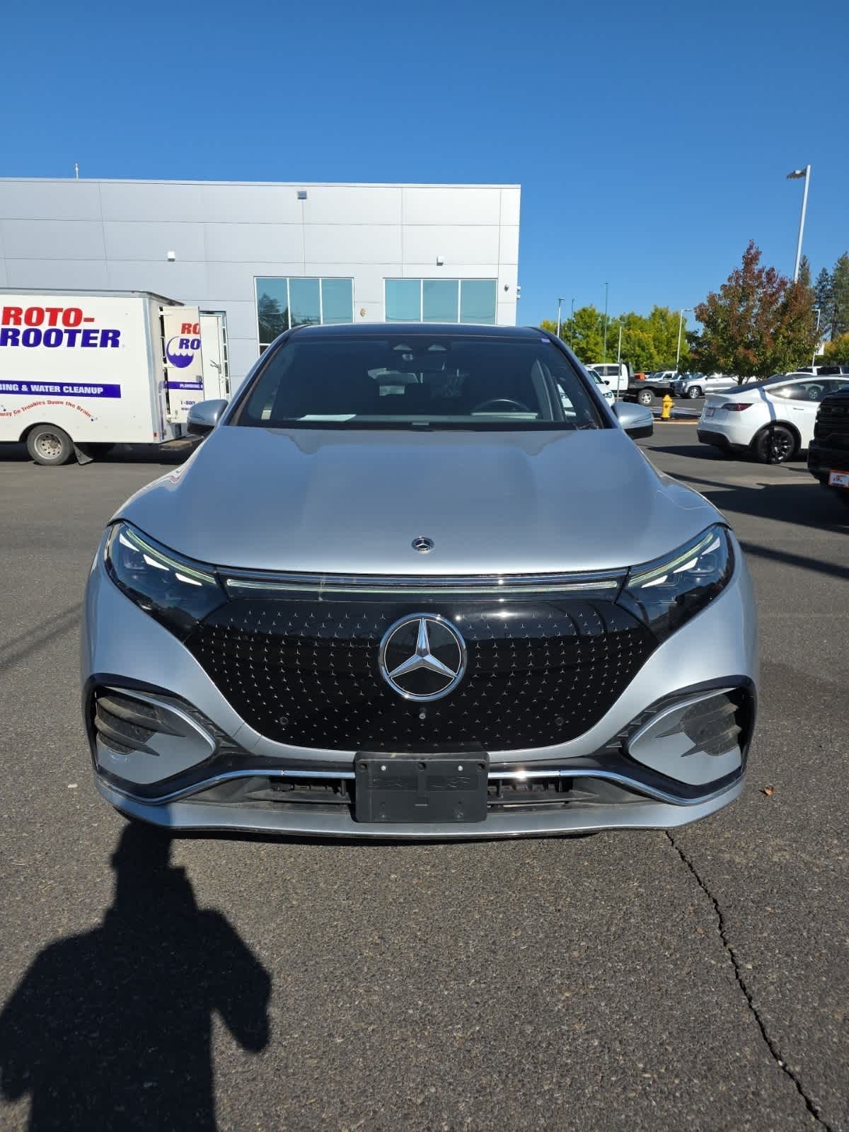 2023 Mercedes Benz EQS SUV 450 4MATIC photo 2