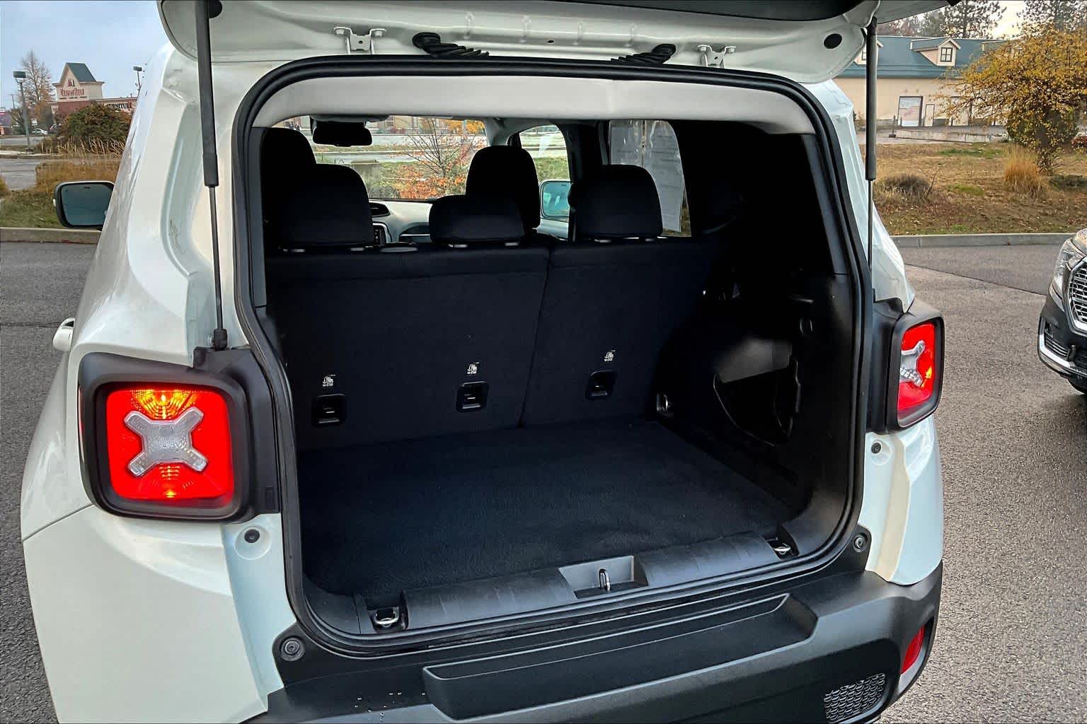 Thumbnail: 2023 Jeep Renegade - 19