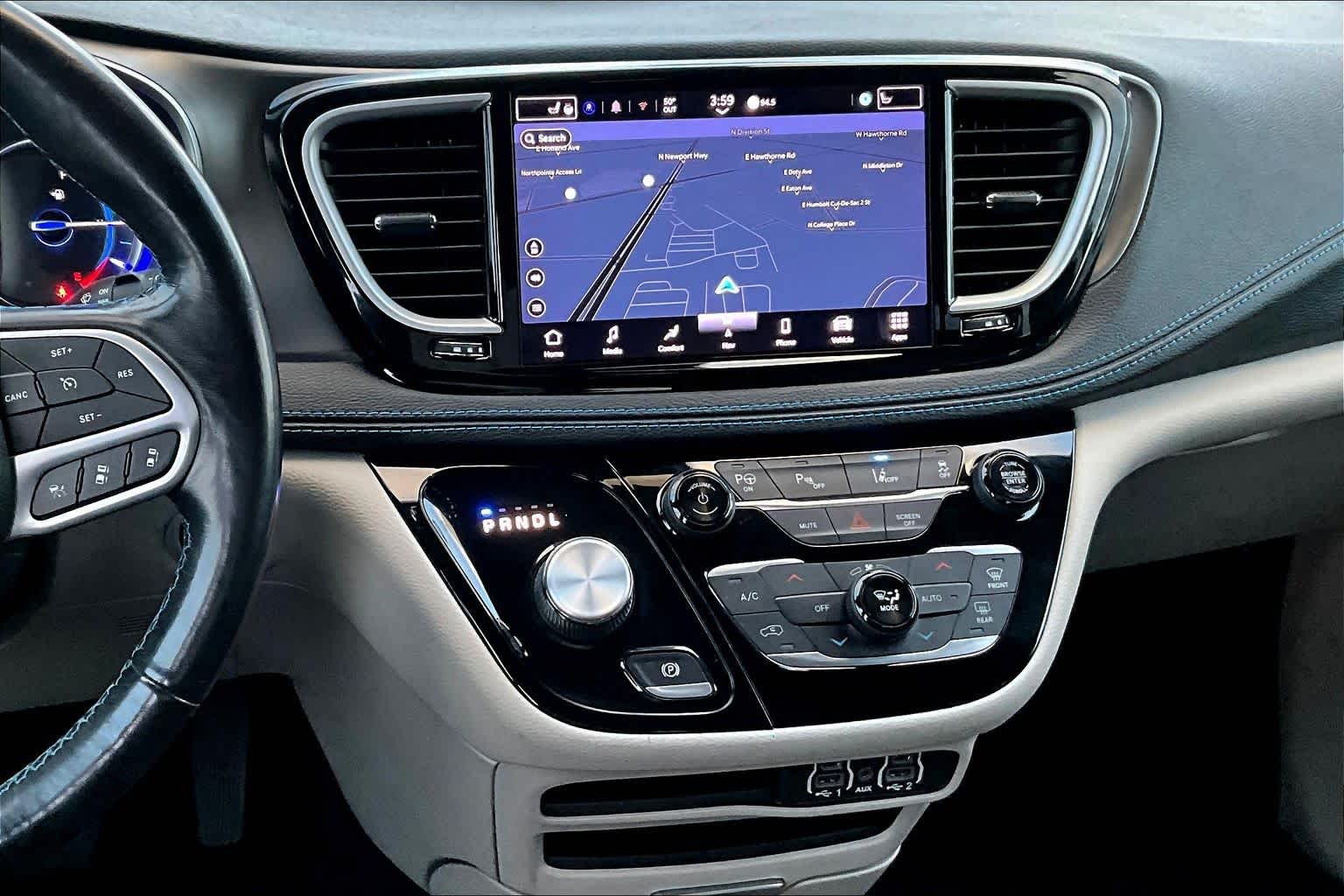 Thumbnail: 2021 Chrysler Pacifica - 16