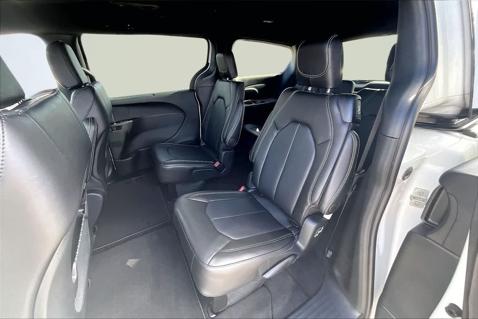 Thumbnail: 2026 Chrysler Pacifica - 13