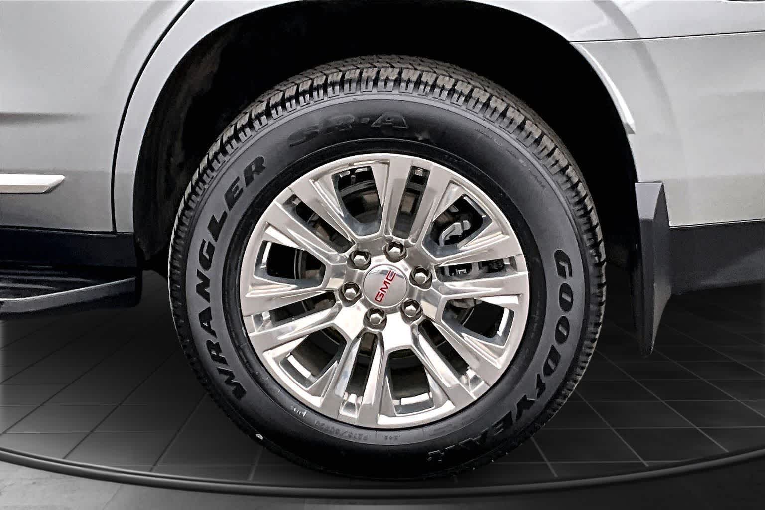 Thumbnail: 2024 GMC Yukon - 36