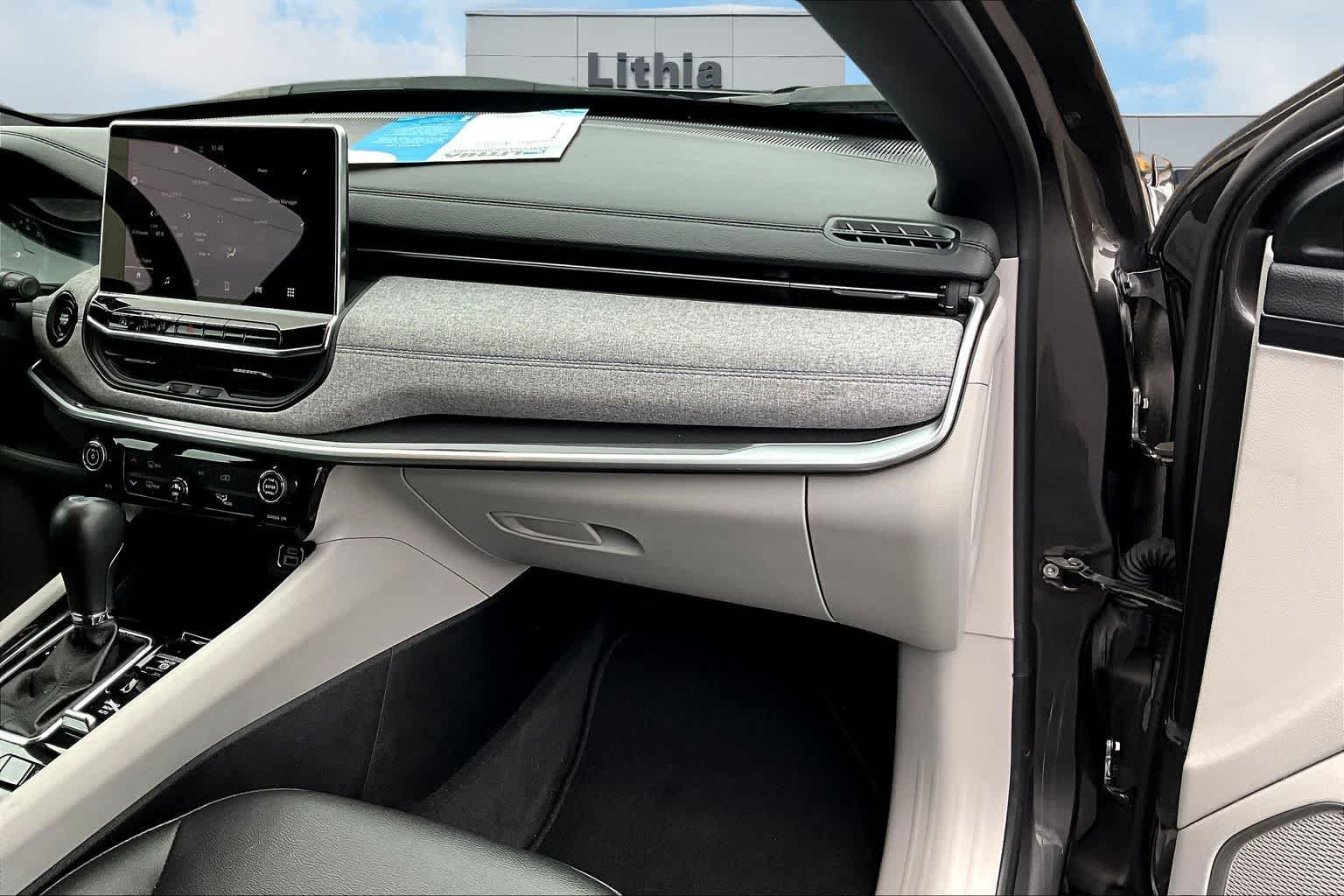 Thumbnail: 2024 Jeep Compass - 24