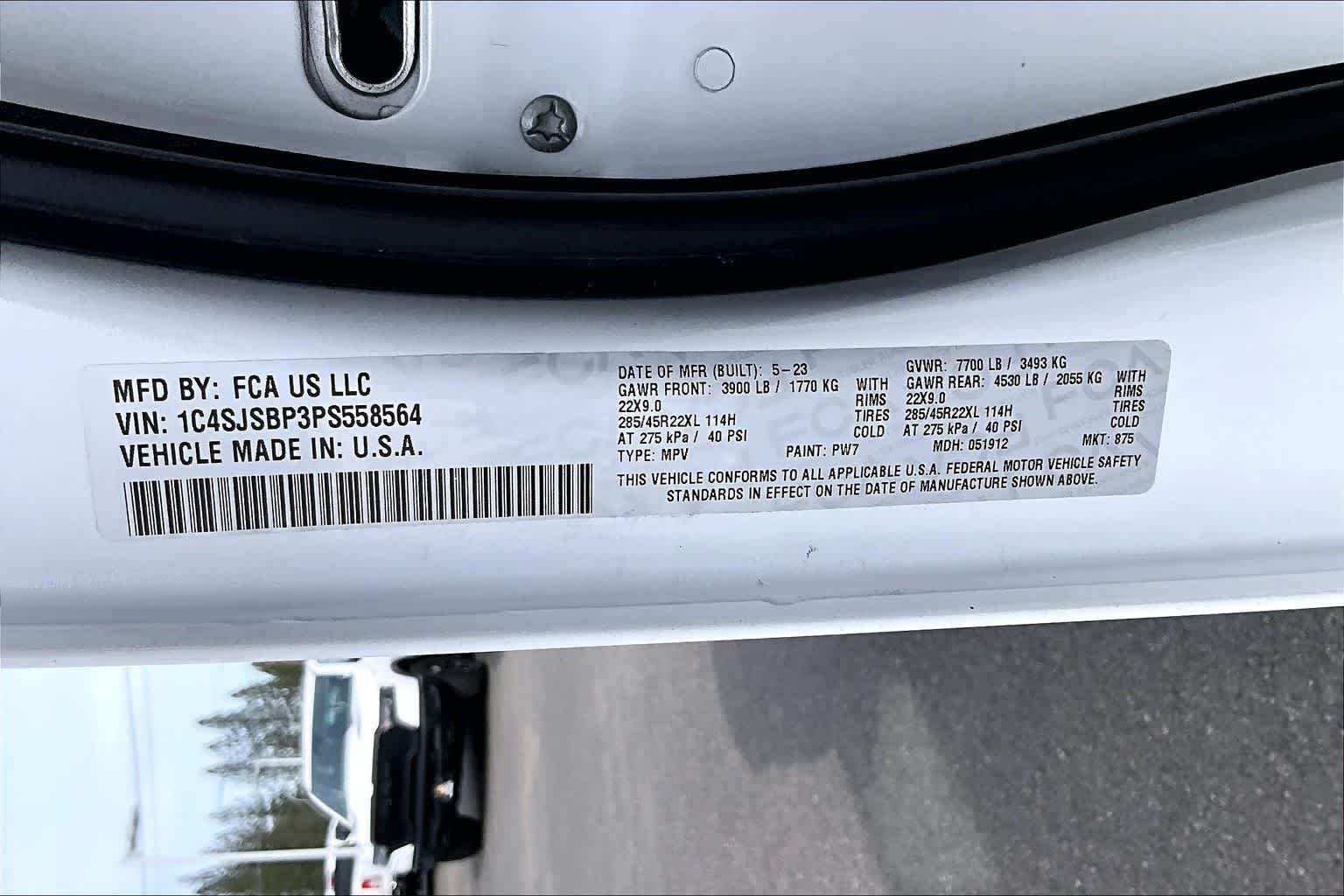 Thumbnail: 2023 Jeep Wagoneer - 21