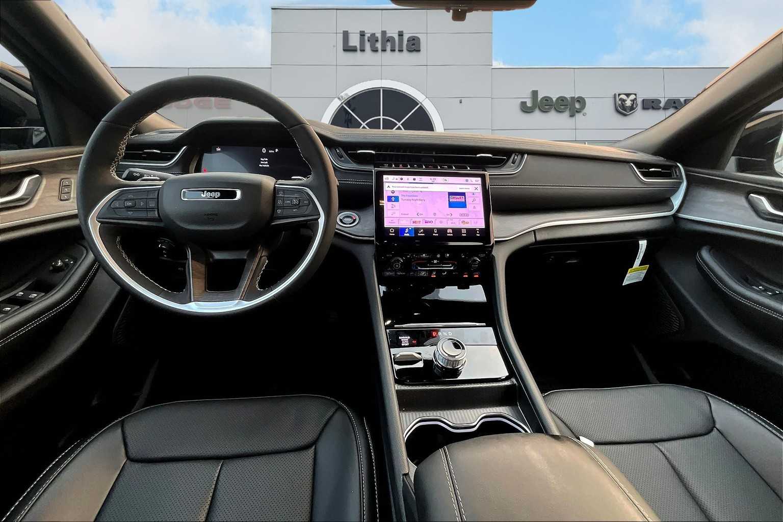 Thumbnail: 2025 Jeep Grand Cherokee L - 10