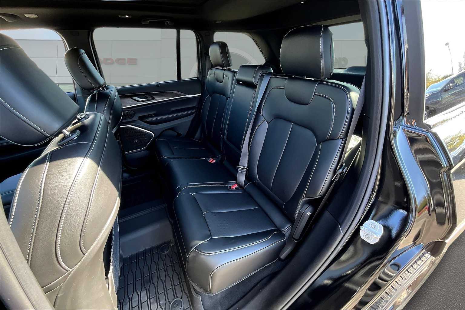 Thumbnail: 2025 Jeep Grand Cherokee - 13