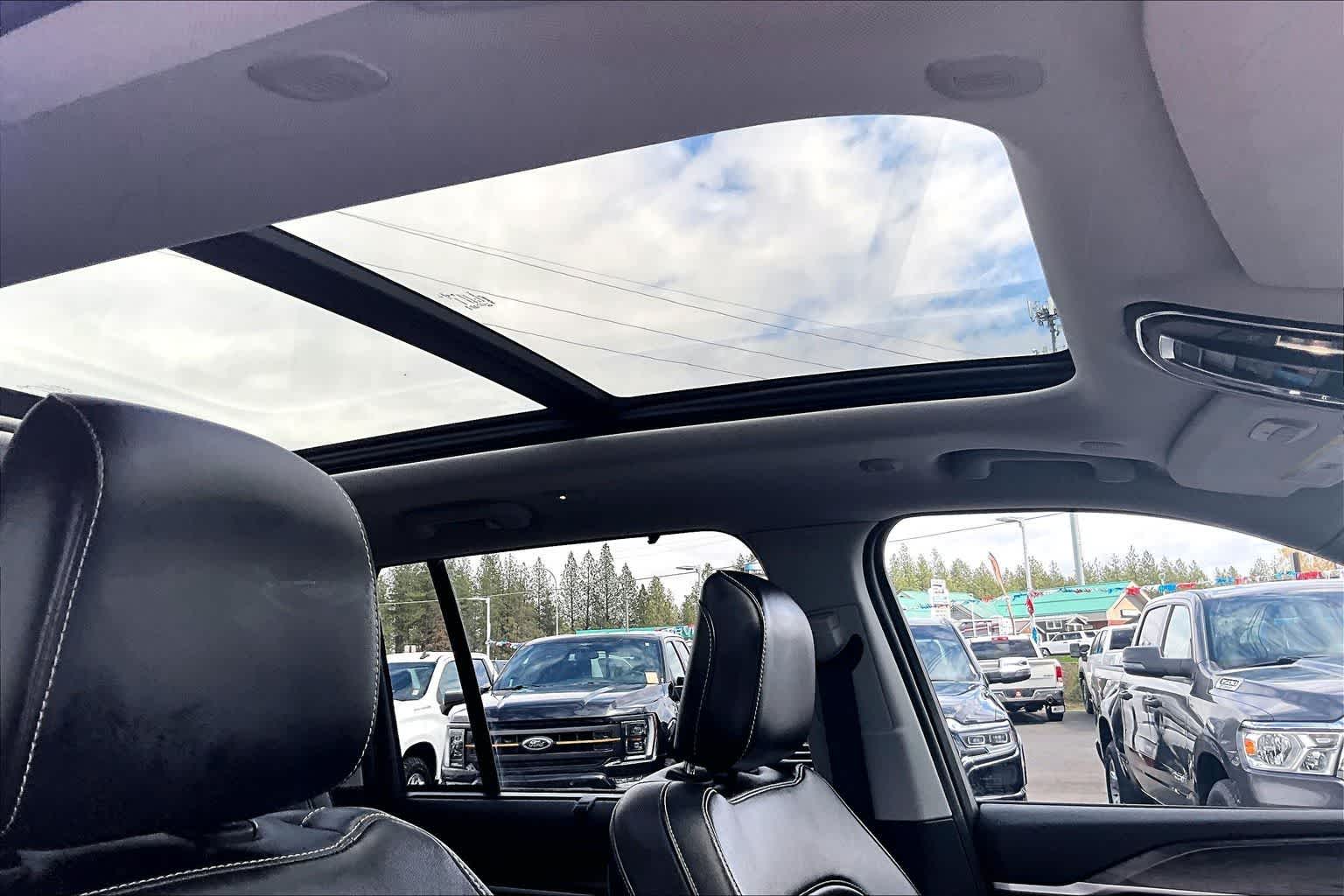 Thumbnail: 2023 Jeep Grand Cherokee - 30