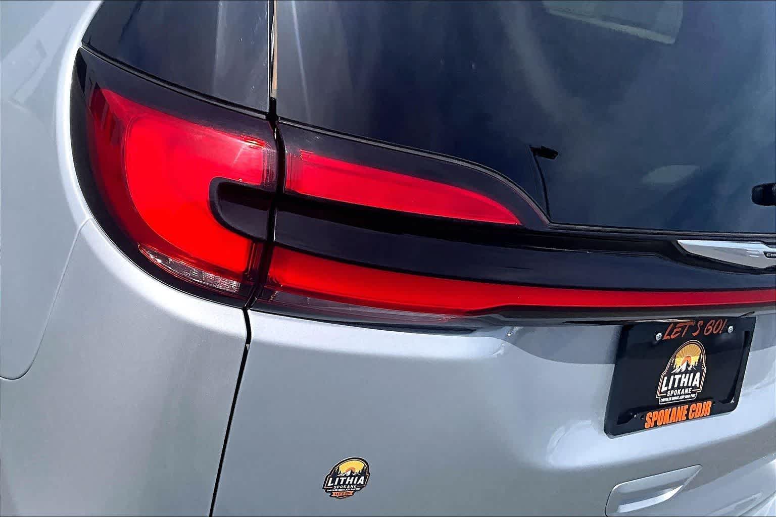 Thumbnail: 2024 Chrysler Pacifica - 32