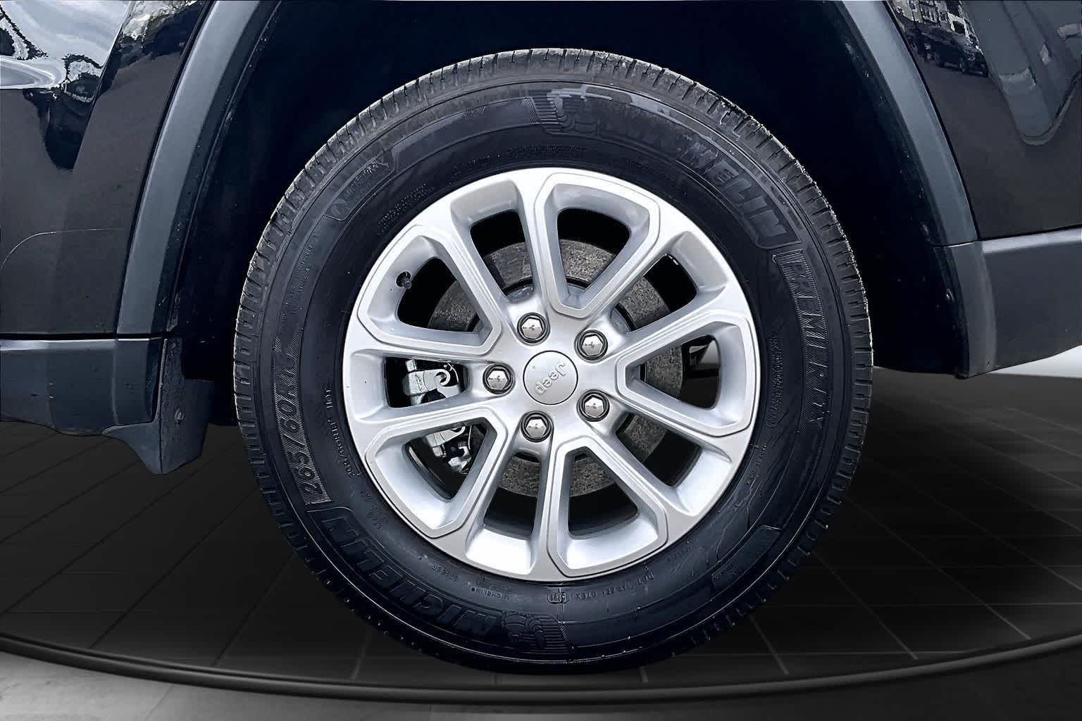 Thumbnail: 2022 Jeep Grand Cherokee - 35
