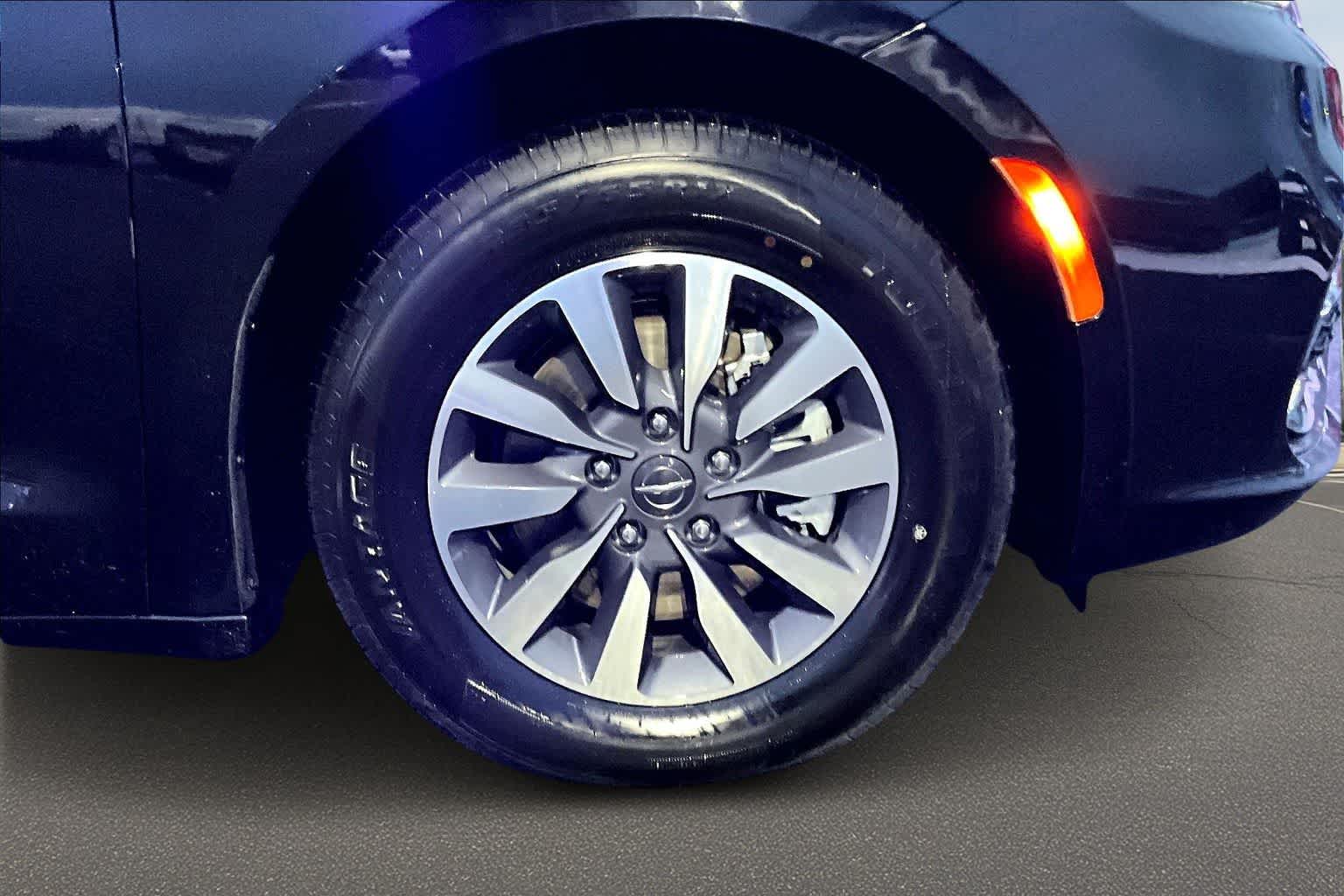 Thumbnail: 2024 Chrysler Pacifica - 34