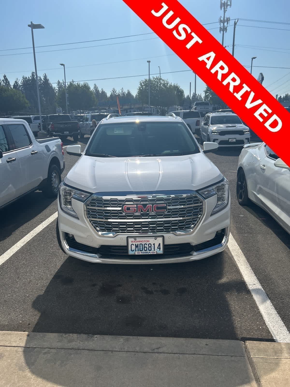 2024 Gmc Terrain Denali photo 2