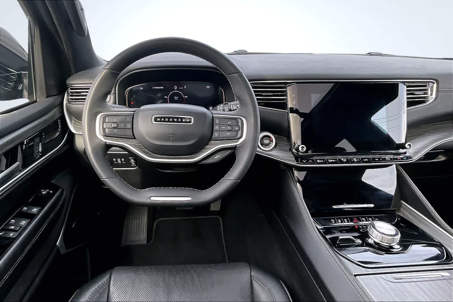 Thumbnail: 2023 Jeep Wagoneer - 15