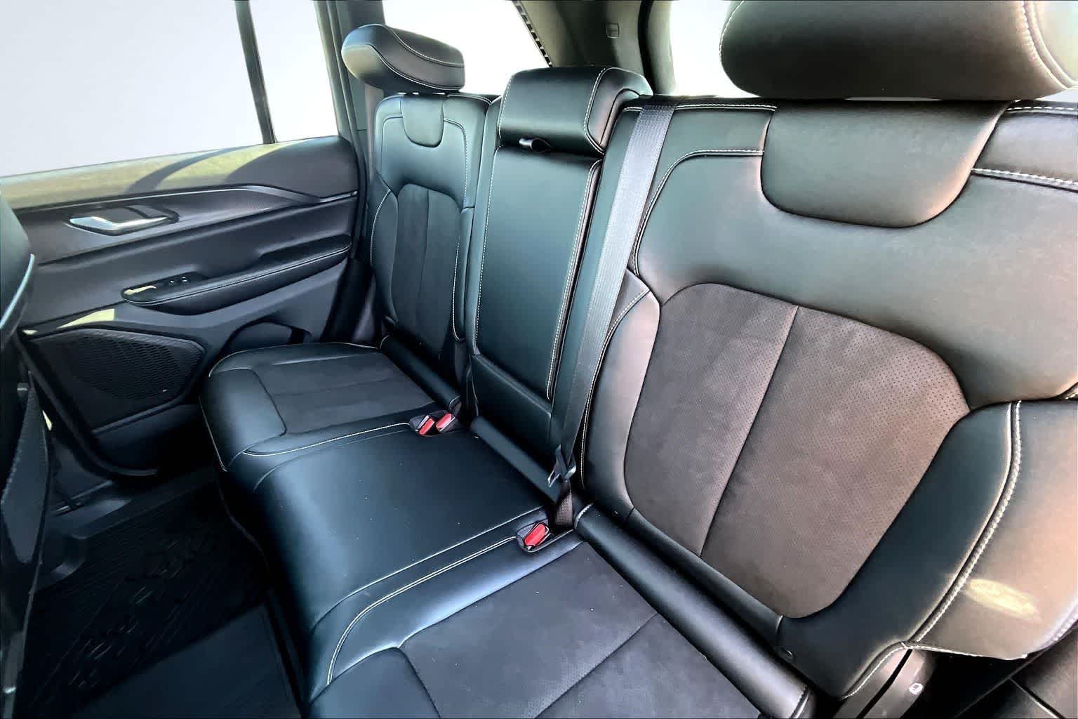 Thumbnail: 2024 Jeep Grand Cherokee - 13