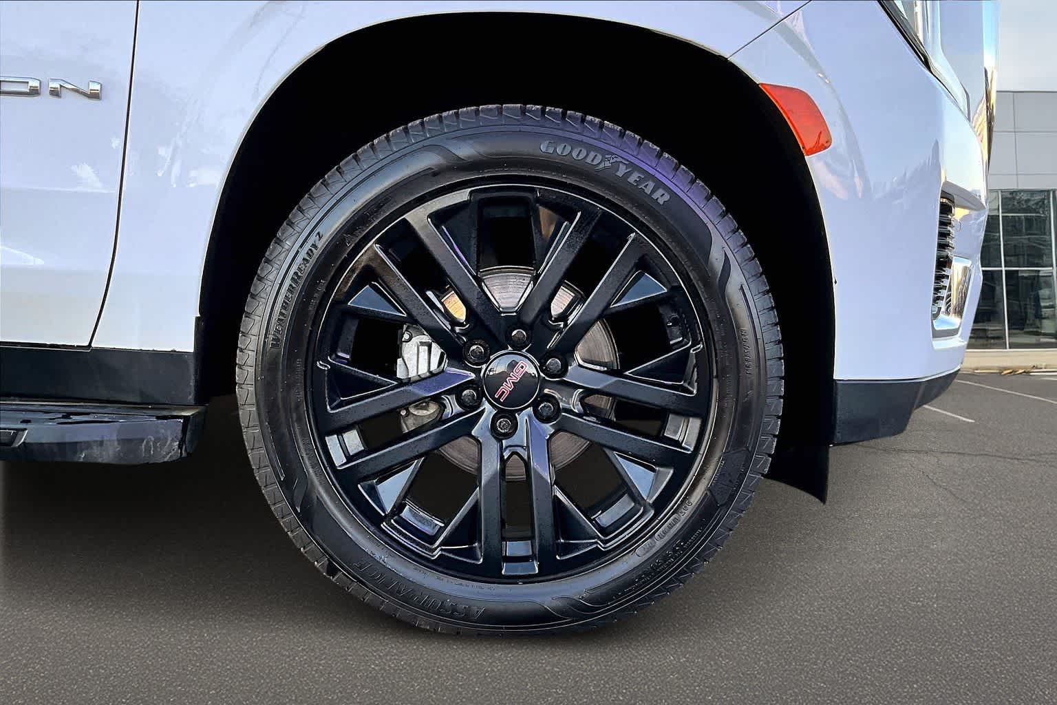 Thumbnail: 2023 GMC Yukon - 34