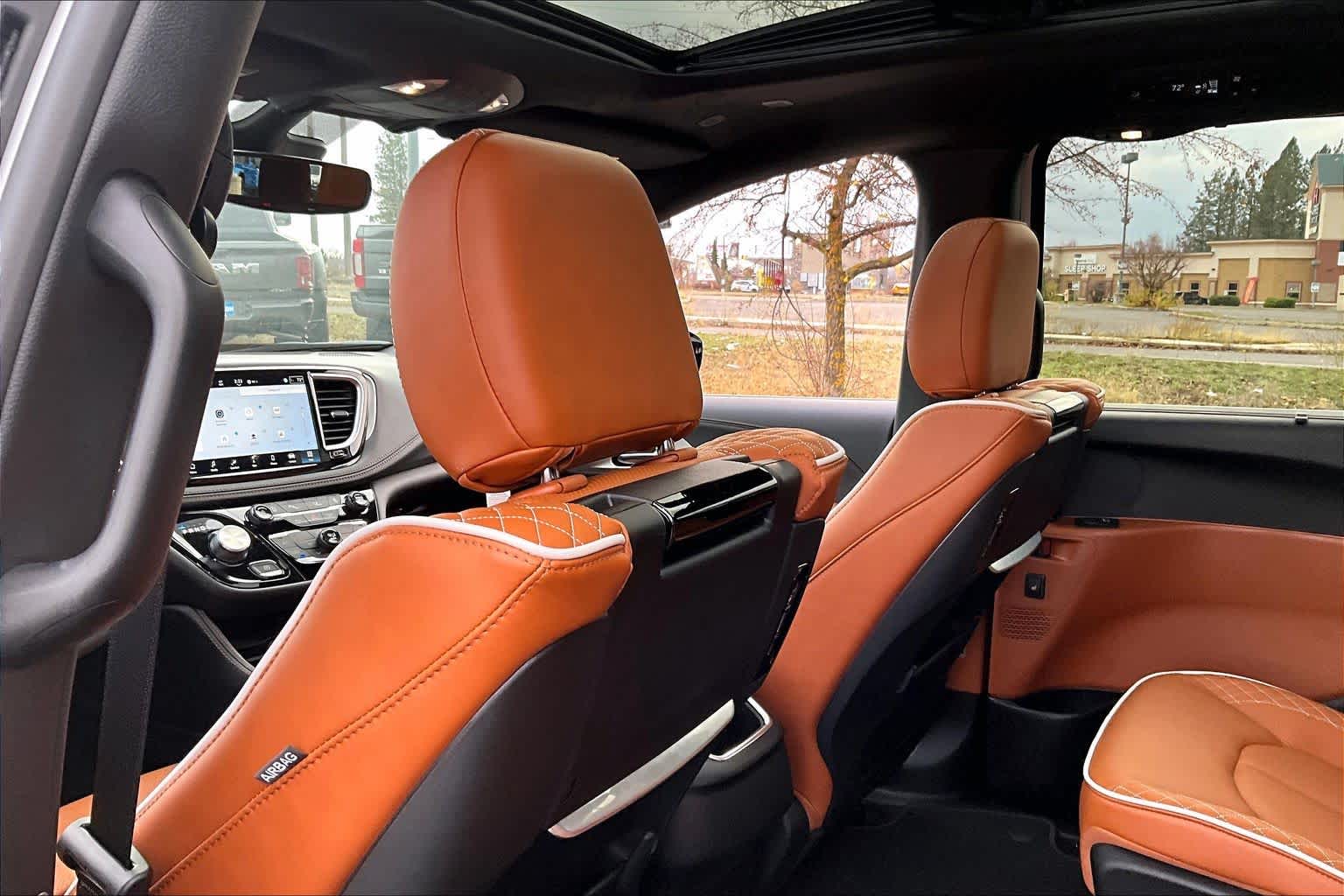 Thumbnail: 2026 Chrysler Pacifica - 12