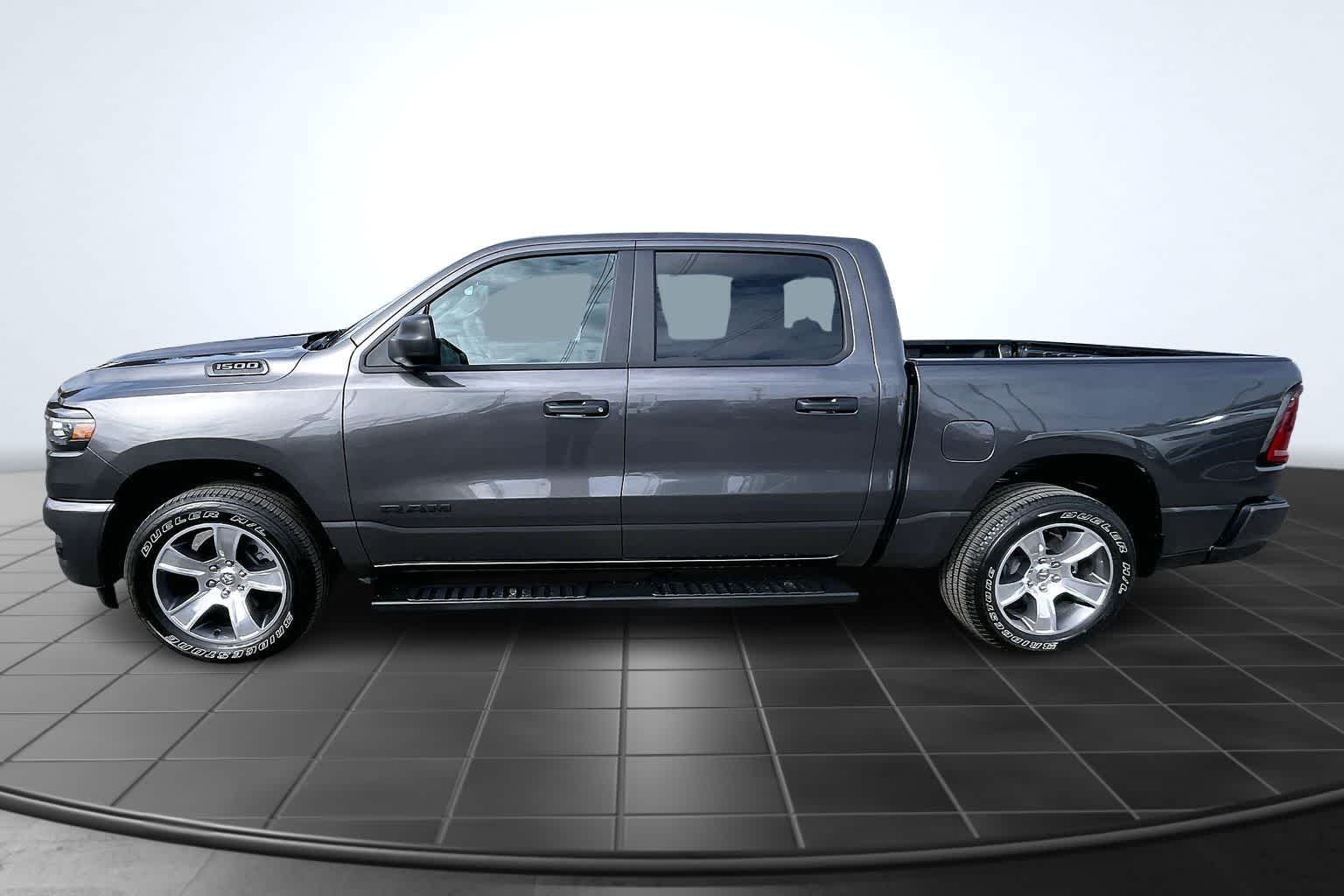Thumbnail: 2025 RAM 1500 - 3