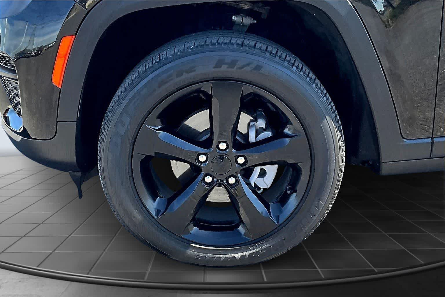 Thumbnail: 2024 Jeep Grand Cherokee - 8