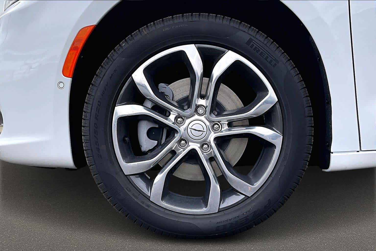 Thumbnail: 2026 Chrysler Pacifica - 8