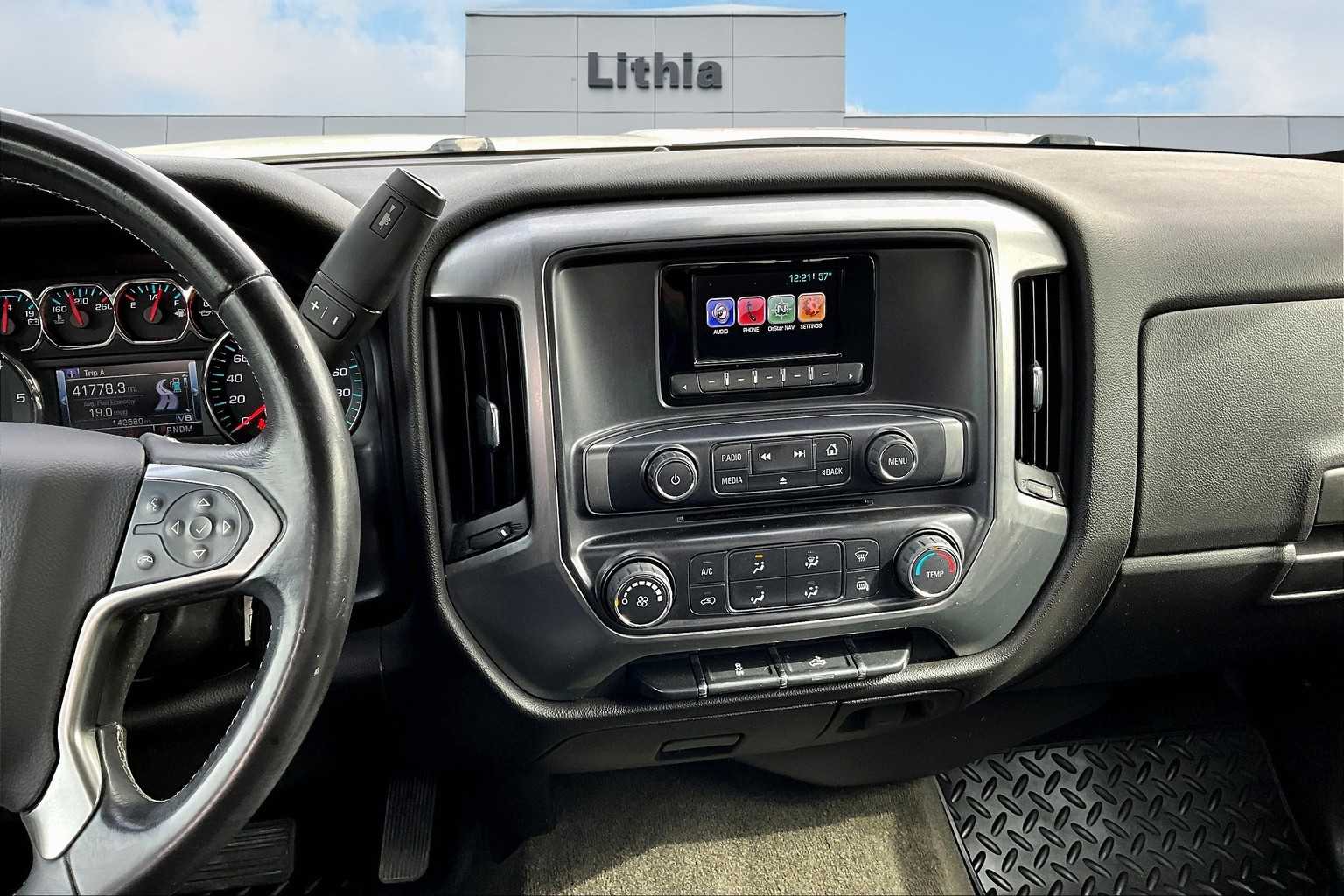 Thumbnail: 2015 Chevrolet Silverado 1500 - 16