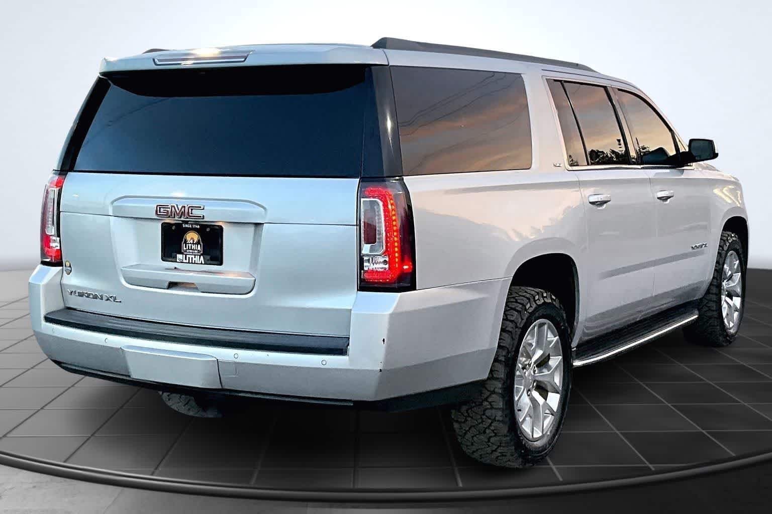 Thumbnail: 2018 GMC Yukon XL - 23