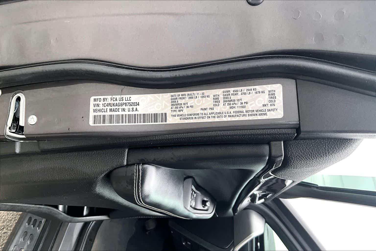 Thumbnail: 2023 Jeep Grand Cherokee L - 21