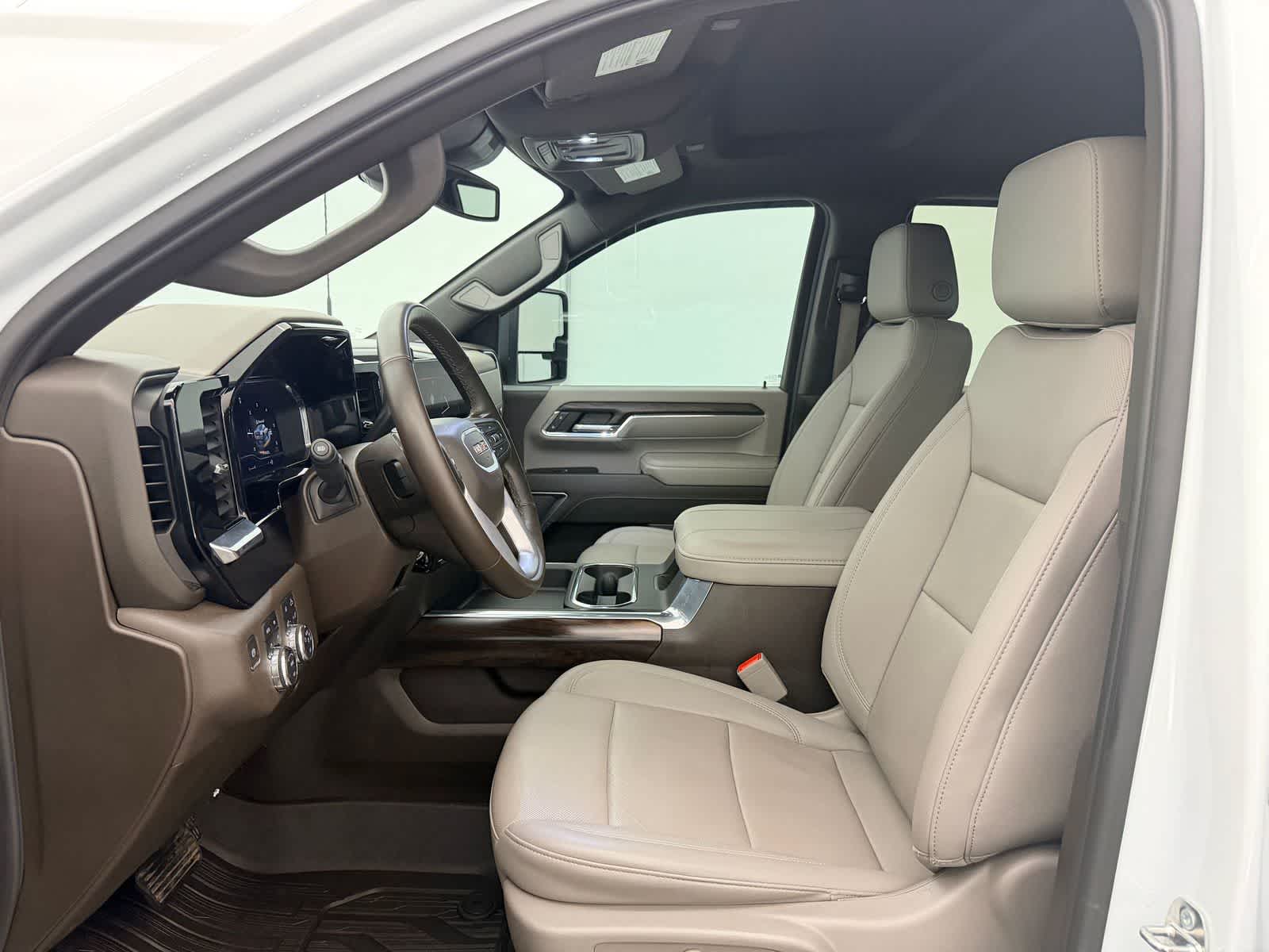 Thumbnail: 2024 GMC Sierra 2500 - 17