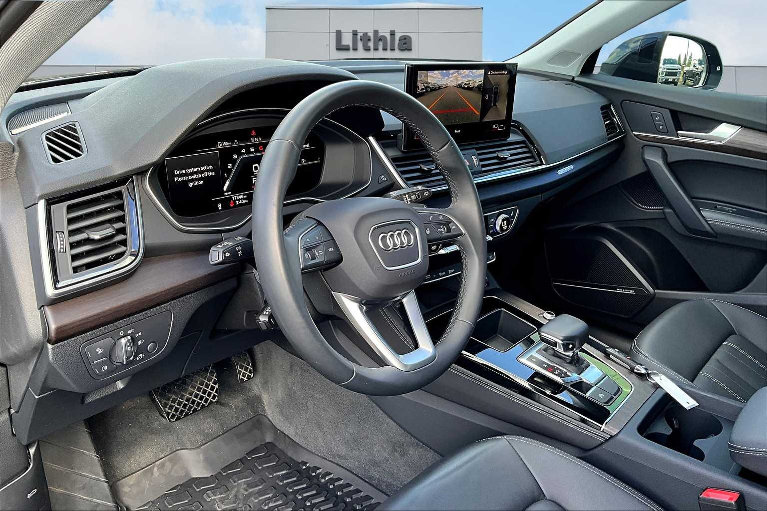 2024 Audi Q5 40 Premium Plus photo 2