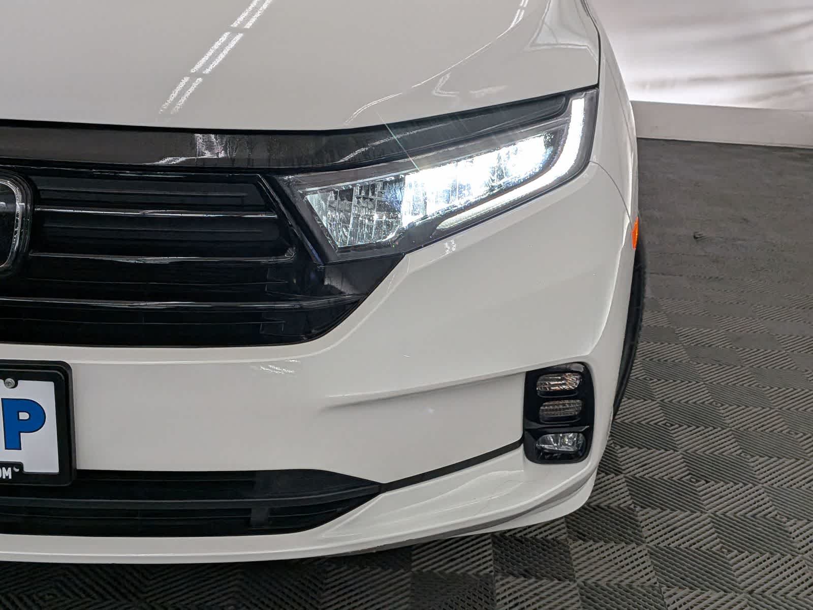 Thumbnail: 2023 Honda Odyssey - 10