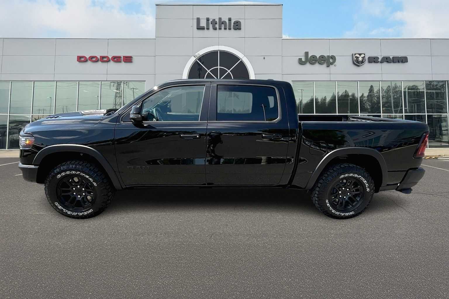 Thumbnail: 2026 RAM 1500 - 3