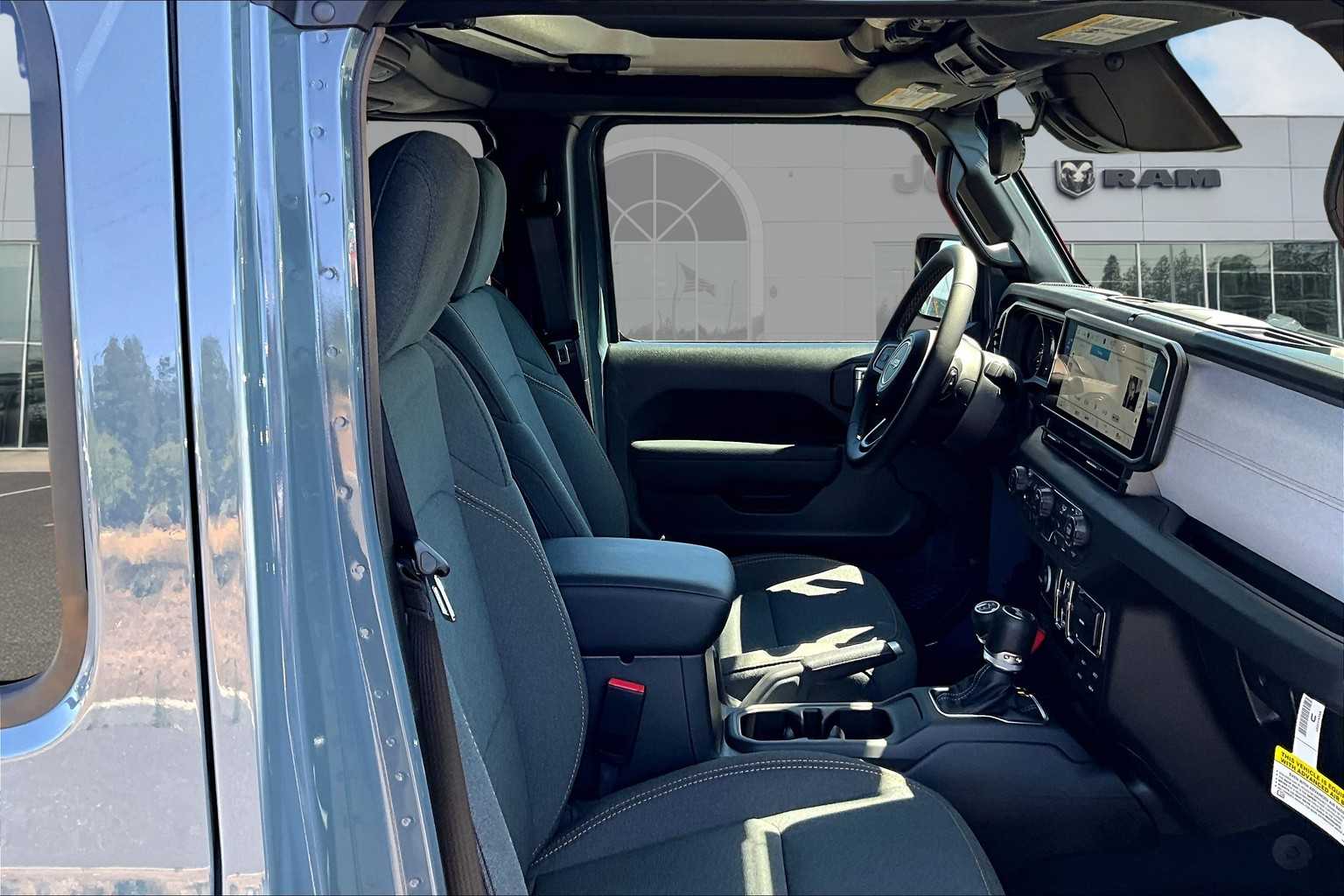 Thumbnail: 2025 Jeep Wrangler - 14
