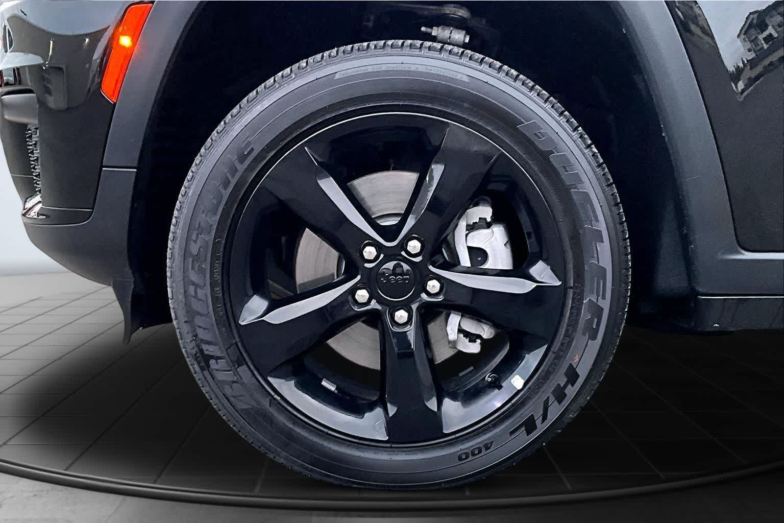 Thumbnail: 2025 Jeep Grand Cherokee L - 8