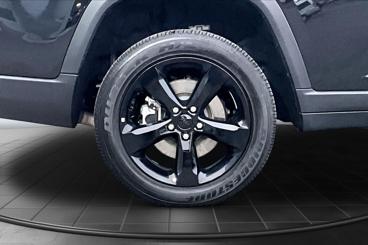 Thumbnail: 2025 Jeep Grand Cherokee L - 36