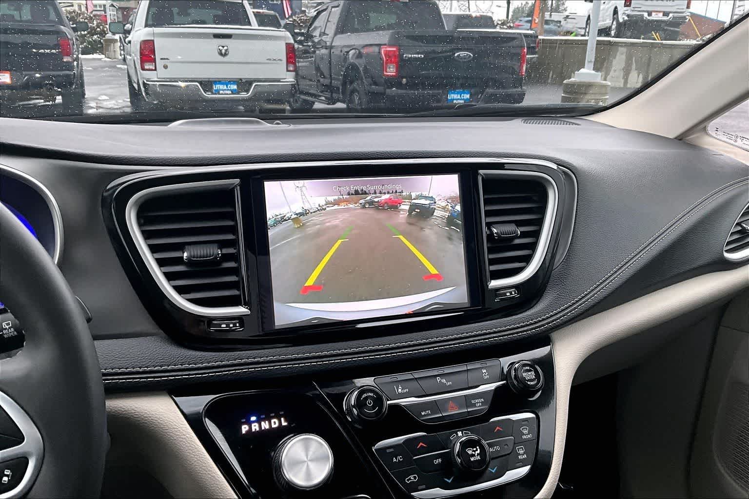 Thumbnail: 2024 Chrysler Pacifica - 27