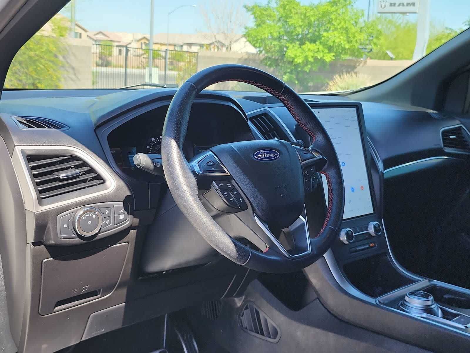 Thumbnail: 2022 Ford Edge - 10