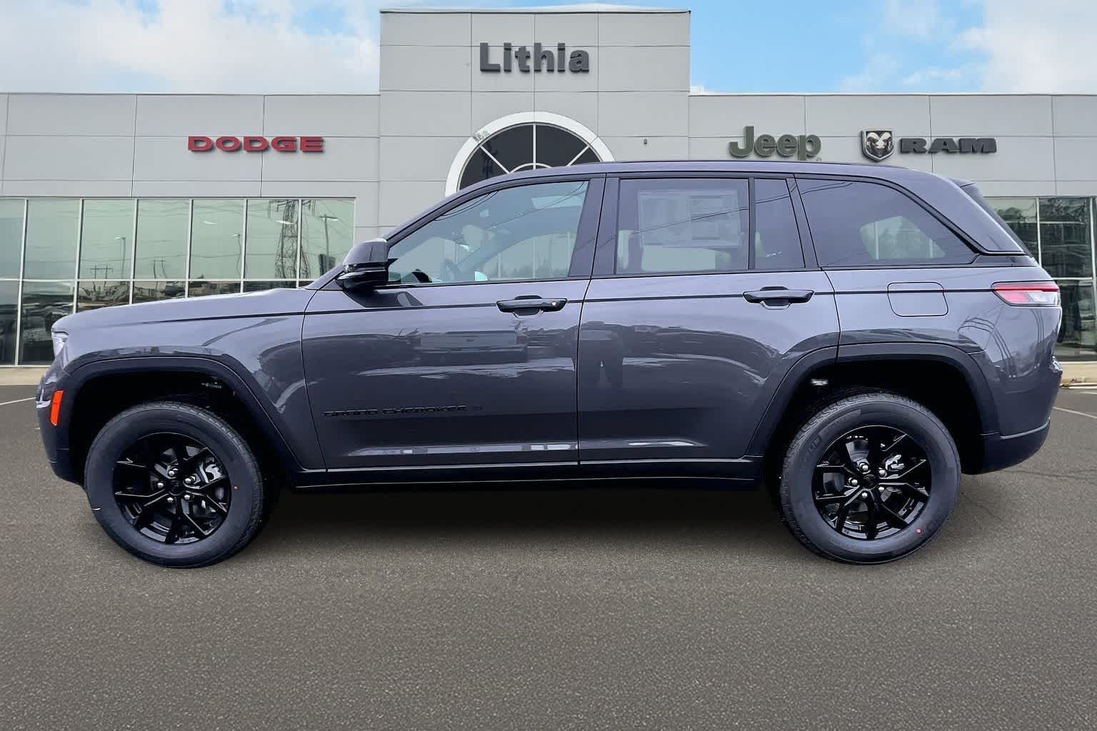 Thumbnail: 2025 Jeep Grand Cherokee - 3