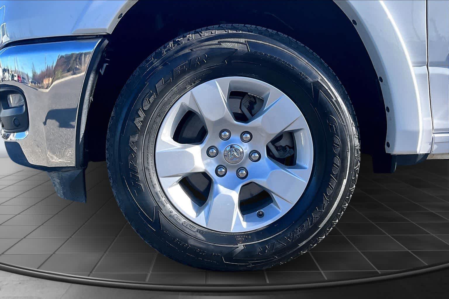 Thumbnail: 2025 RAM 1500 - 8