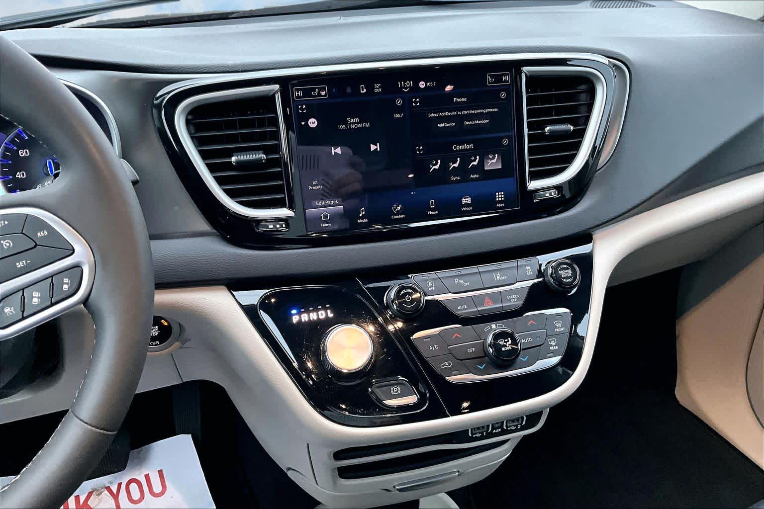 Thumbnail: 2024 Chrysler Pacifica - 16