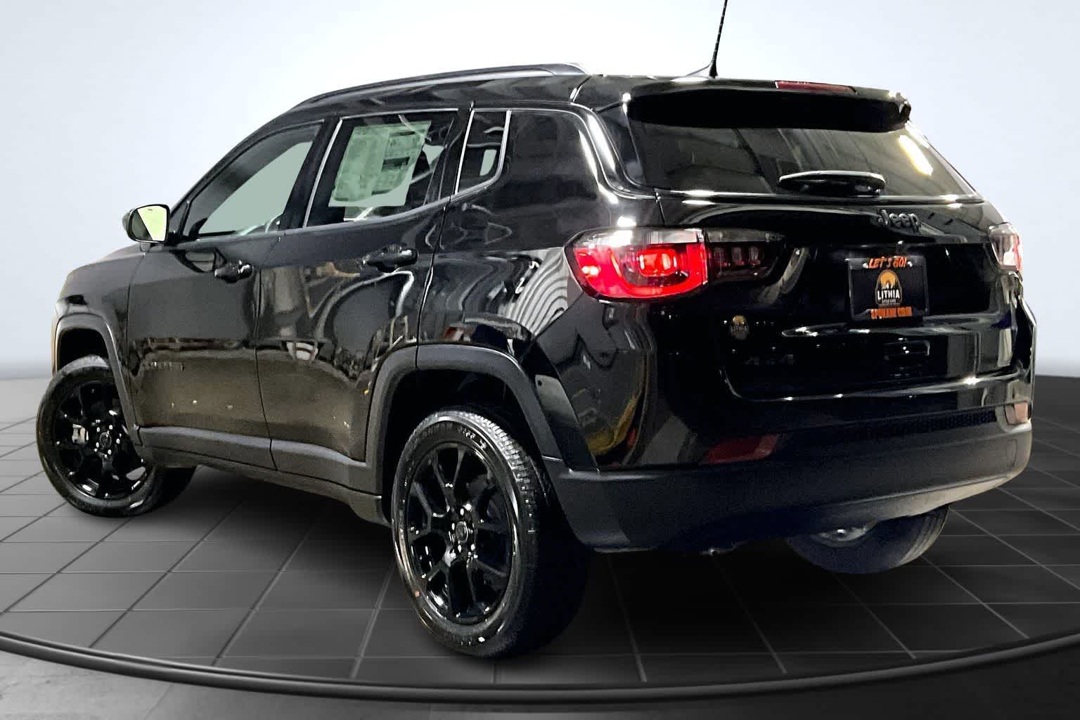 Thumbnail: 2026 Jeep Compass - 4