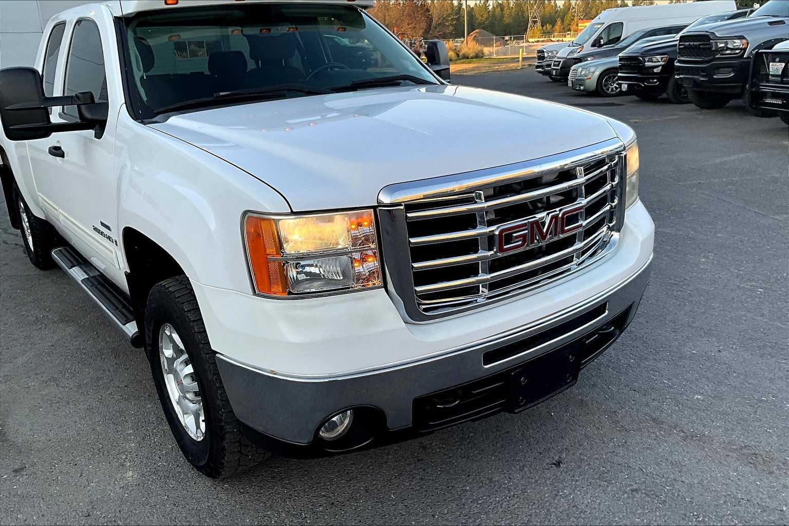 Thumbnail: 2009 GMC Sierra 2500 - 33