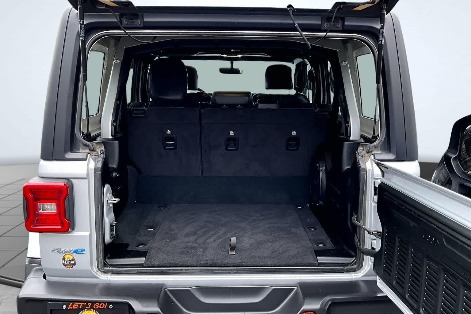 Thumbnail: 2023 Jeep Wrangler - 19