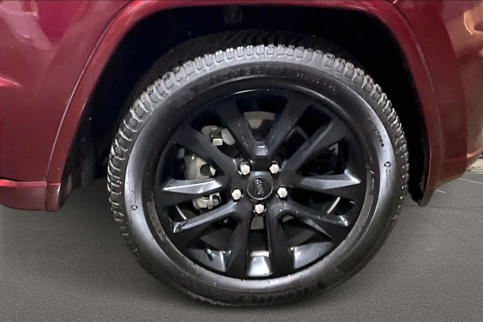 Thumbnail: 2020 Jeep Grand Cherokee - 34