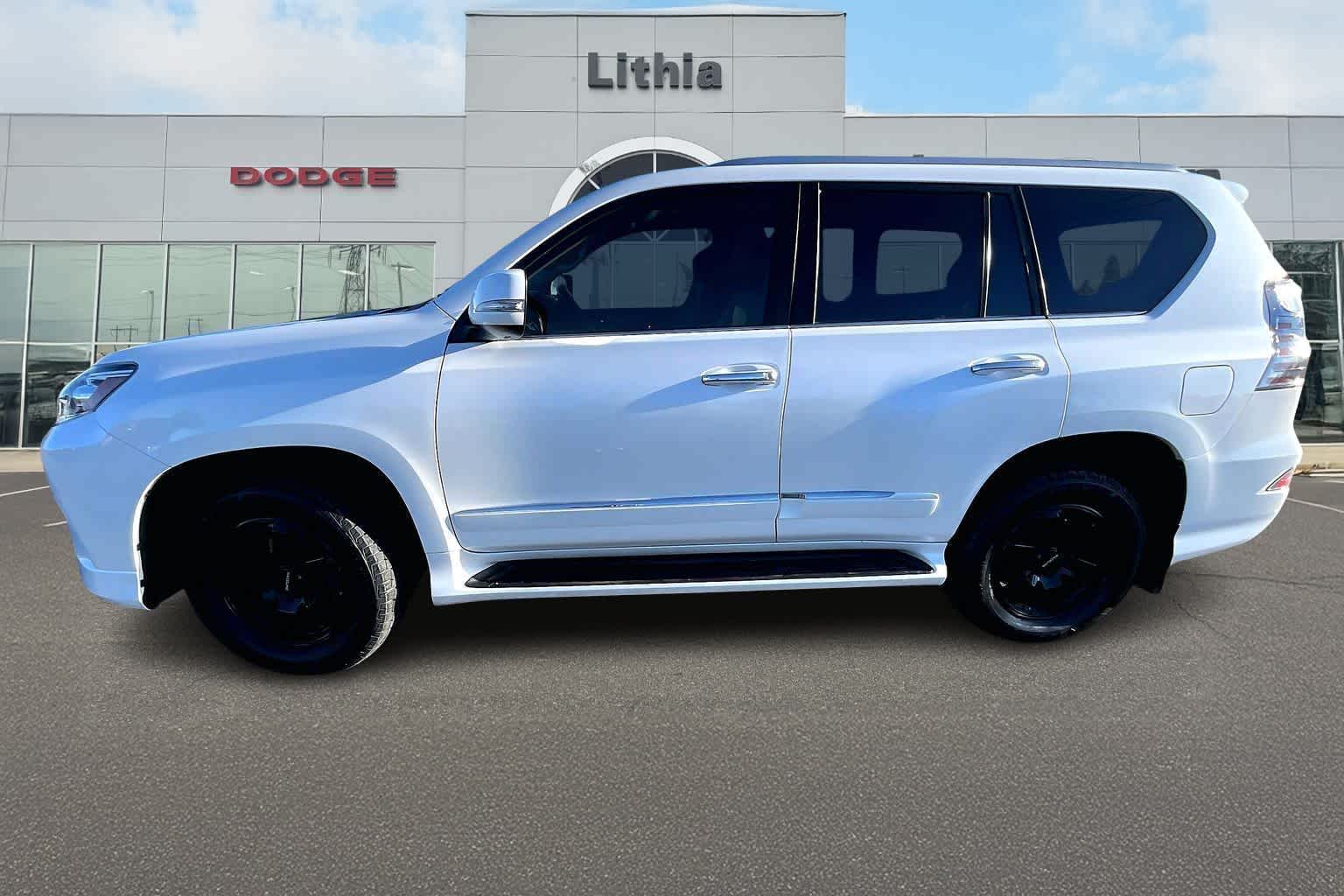 Thumbnail: 2019 Lexus GX - 3