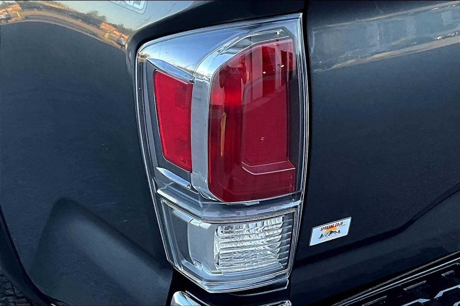 2022 Toyota Tacoma TRD Off-Road 29