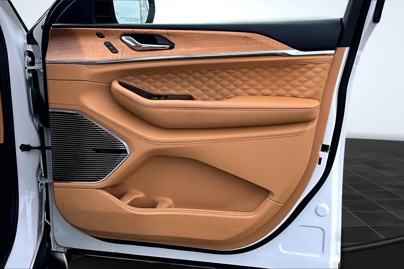 Thumbnail: 2024 Jeep Grand Cherokee L - 29