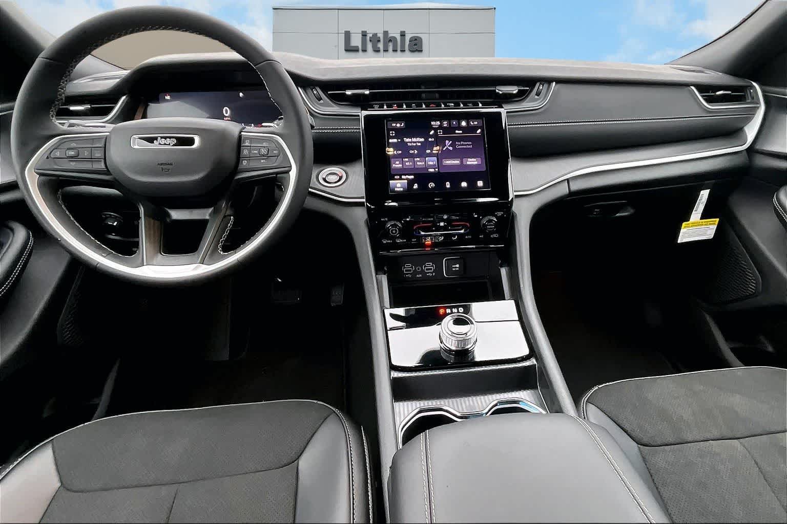 Thumbnail: 2025 Jeep Grand Cherokee - 10