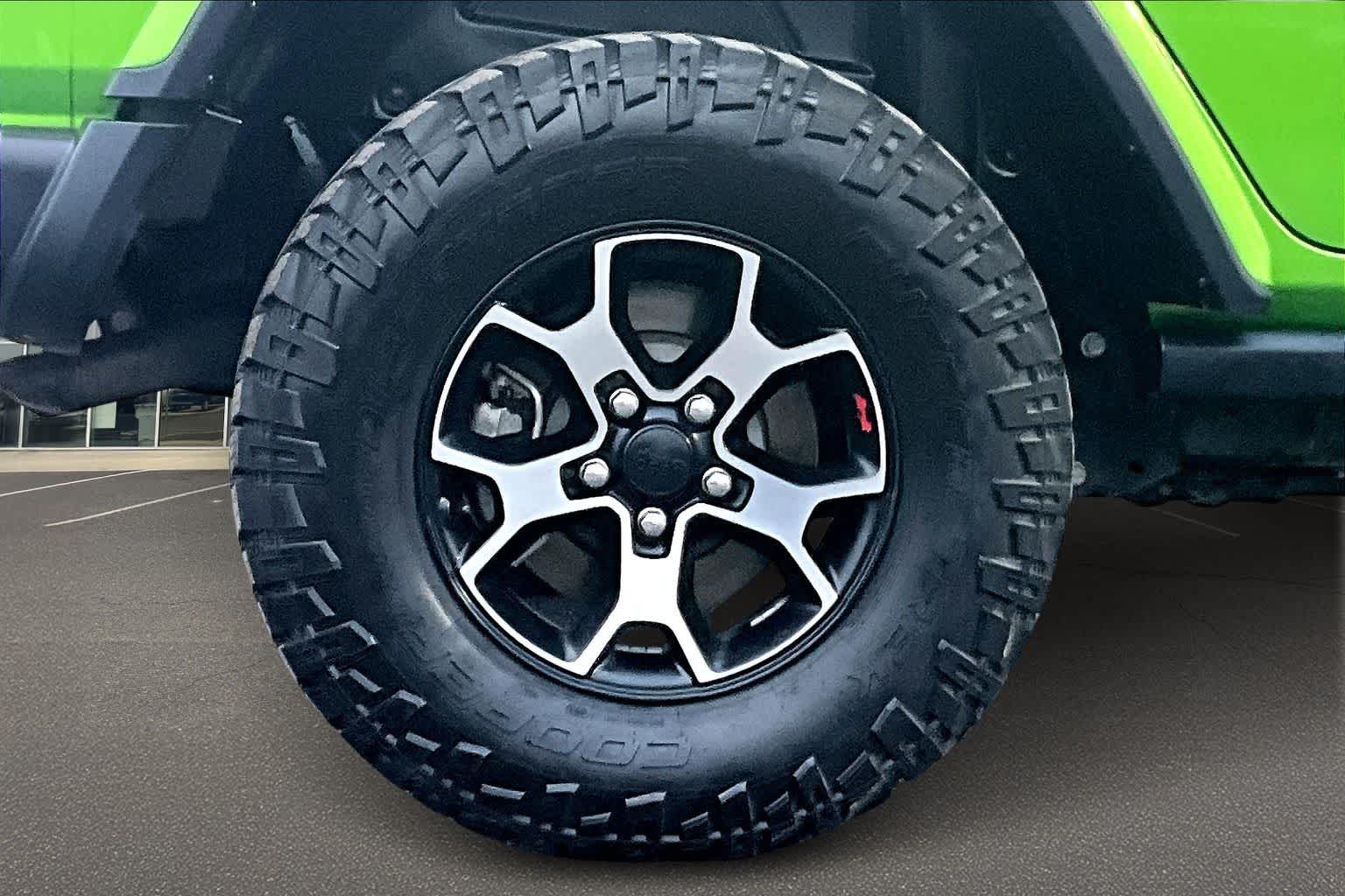 Thumbnail: 2018 Jeep Wrangler - 36