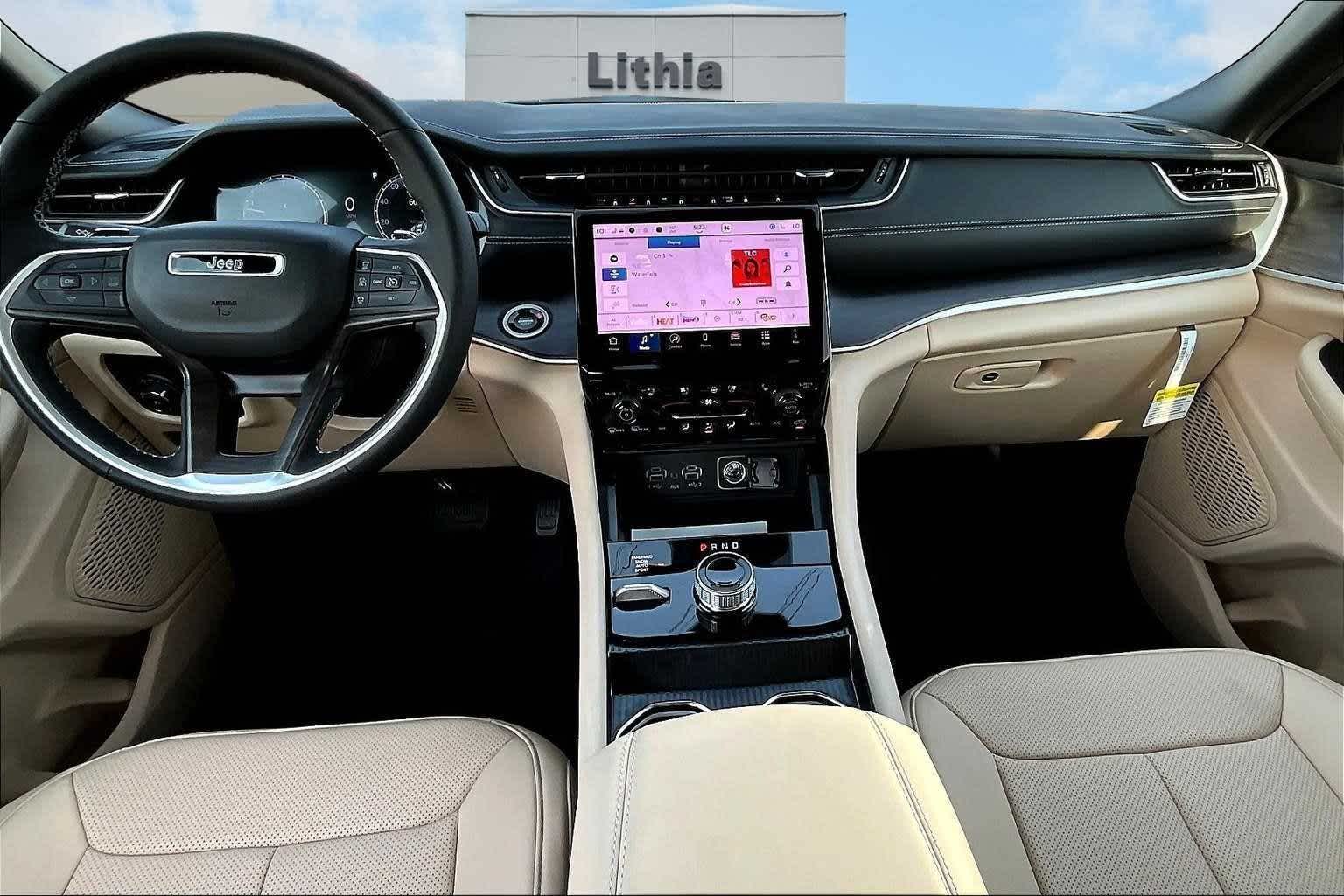 Thumbnail: 2025 Jeep Grand Cherokee L - 10