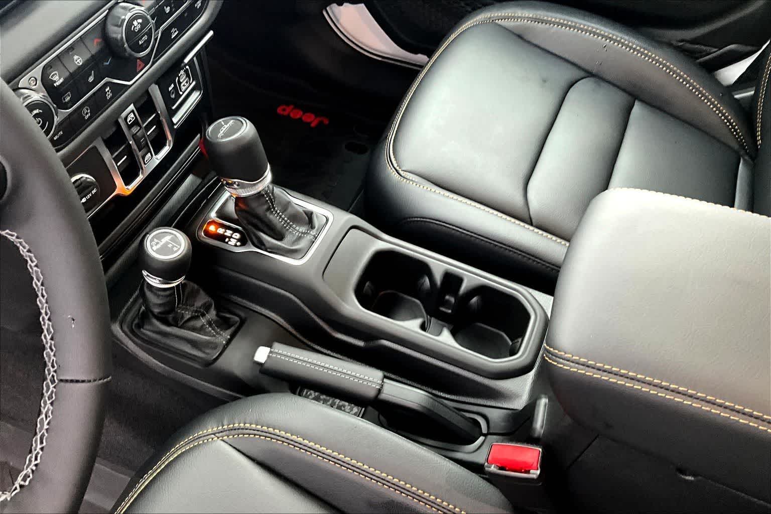 Thumbnail: 2025 Jeep Gladiator - 17