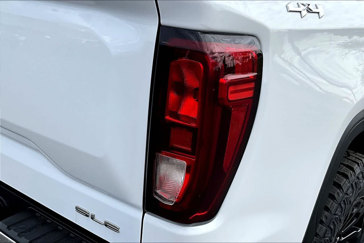 Thumbnail: 2023 GMC Sierra 1500 - 32