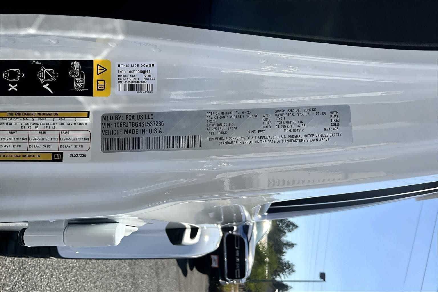 Thumbnail: 2025 Jeep Gladiator - 22